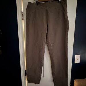 Soft Surroundings Olive Green Khakis
